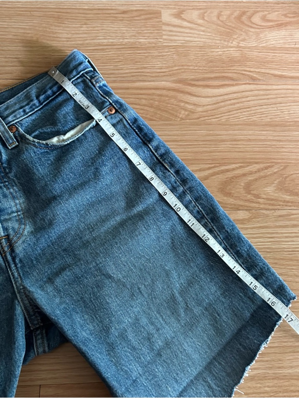 Levi’s Wedgie Big E Button Fly Jorts Women’s 28 - Picture 9 of 12